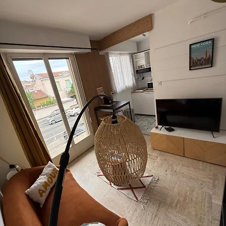 Cocon Climatise Face Au Port Appartement Vallauris
